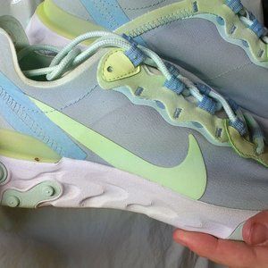 nike blue/green active gym tennis shoes